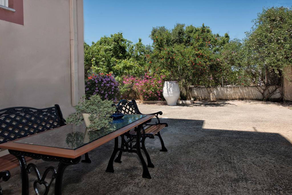 Kissamos Luxurious House Guest House Phòng bức ảnh